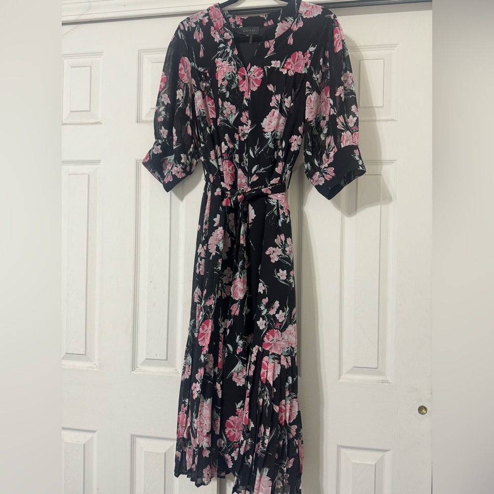 Gracia Black and Floral Button Down Dress